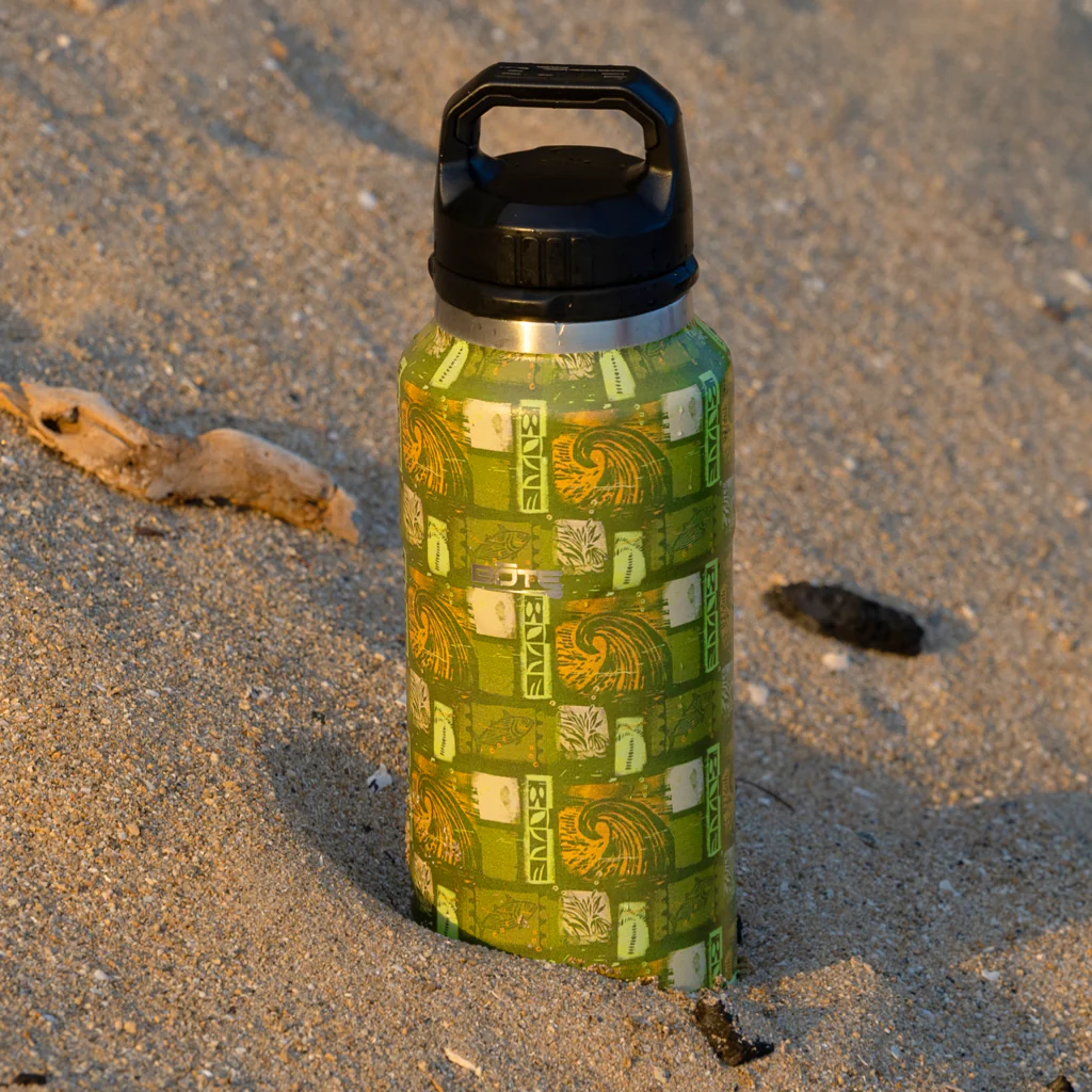 MAGNEBottle 36oz with Cap - Image 2